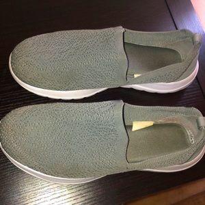 Women’s grey slip on skechers